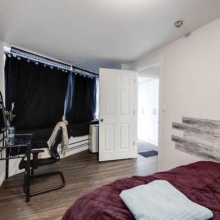 Bright Parkdale Court - Little Portugal W/ Free Parking Apartment Toronto Exterior photo